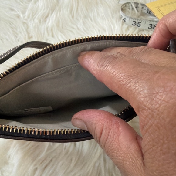 Dooney & Bourke Tan Detroit Tigers Leather Wristlet NWT - Picture 9 of 9